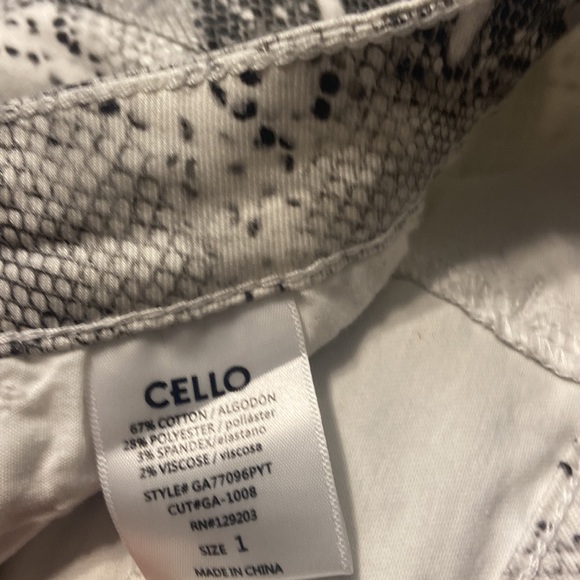 NWOT Cello Animal Print Jeans - Picture 7 of 12